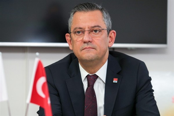 CHP Genel Başkanı Özel, DEM Parti’nin eş genel başkanları ile görüştü
