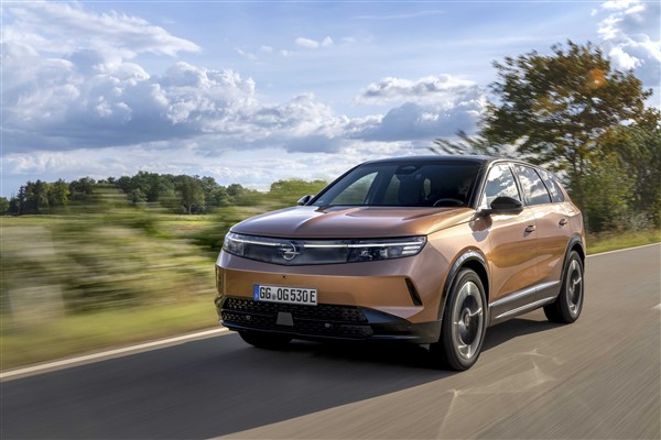 Yeni Opel Grandland, 2024 Altın Direksiyon Ödülü’nü kazandı