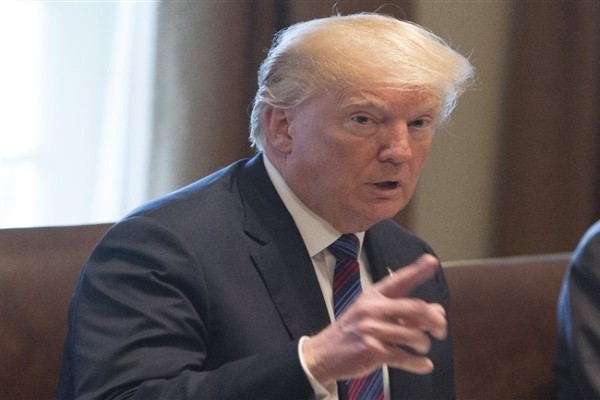 Danışmanlar Donald Trump’ı seçim gecesi erken zafer ilan etmeye çağırdı