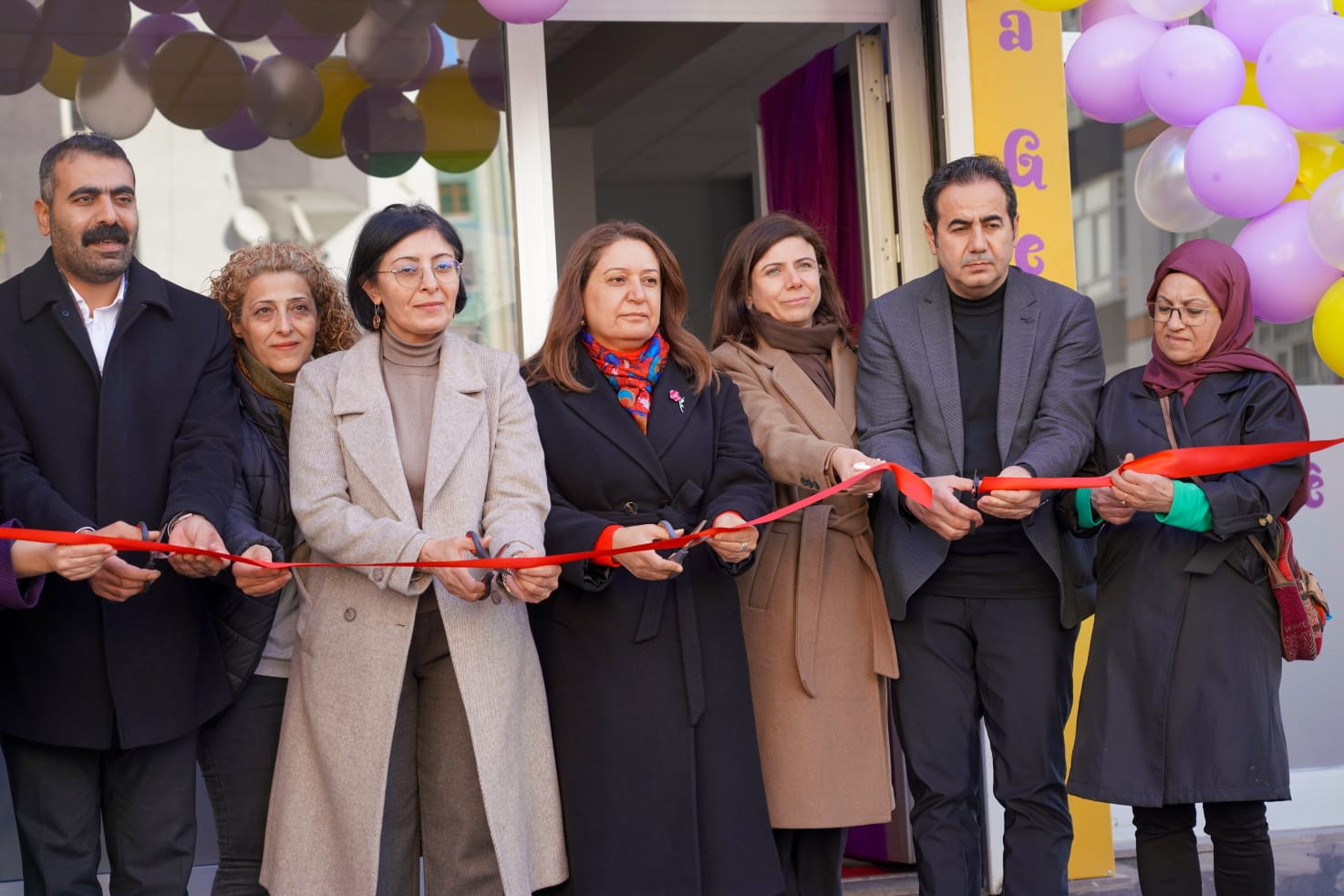 Eş Başkanlar Bucak ve Hatun, Halk Lokantasının açılışını gerçekleştirdi