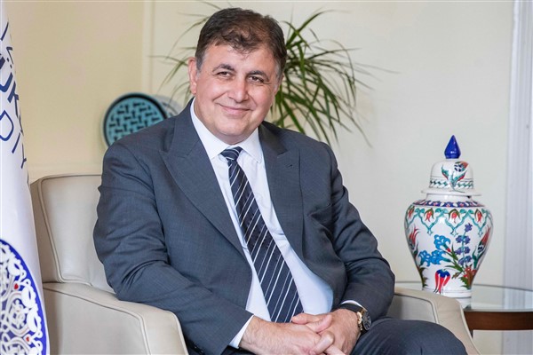 Başkan Tugay: Güneş enerjisine de yenilenebilir enerji üretimine de elbette karşı değilim