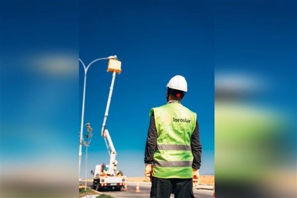 Toroslar EDAŞ bakım ve yatırımları ile Adana’yı aydınlatıyor