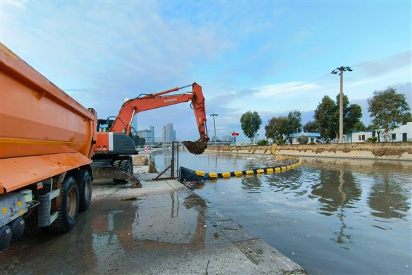 İZSU ekipleri, 2024’te 150 bin ton atığı dere yataklarından çıkardı