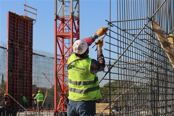 Serik’teki 1.5 milyar TL’lik içme suyu projesi devam ediyor