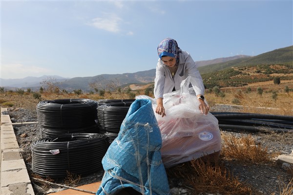 Başkan Şahin’den genç kadın girişimciye destek
