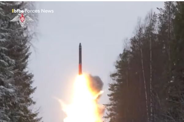 Putin, Kiev’i Oreshnik füzeleriyle vurmakla tehdit etti