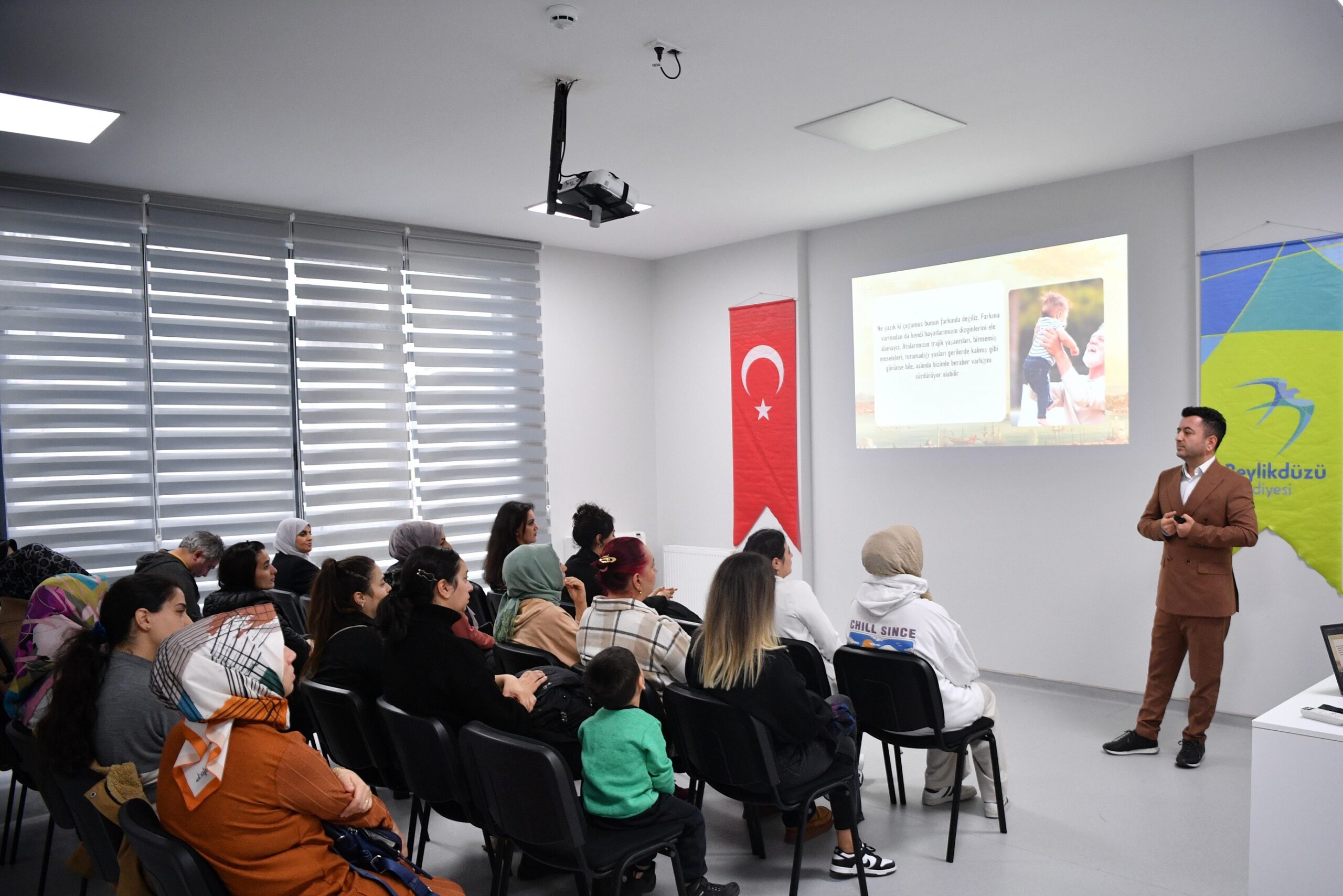 Beylikdüzü’nde “Nesiller Arası Aktarım Yoluyla Bağlanma Biçimlerimiz” semineri düzenlendi
