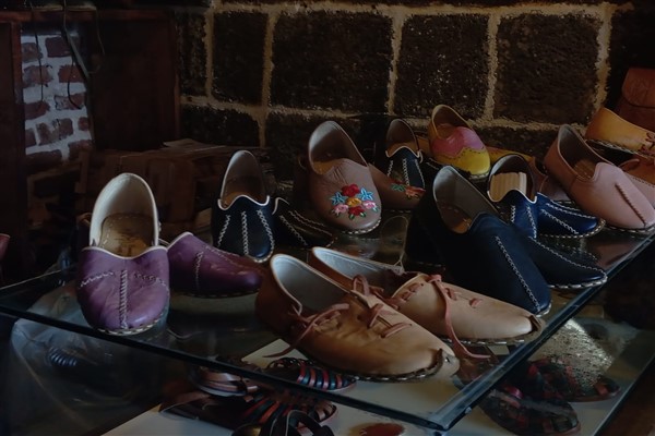 Diyarbakır’da geleneksel yemeniler modern dünyaya tanıtılıyor