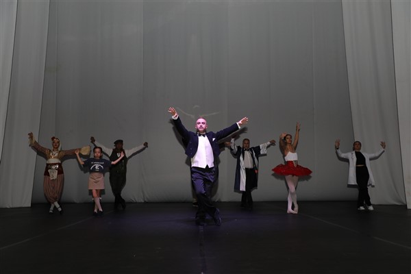 Muğla’da “Ata’yla Son Dans” gösterisi düzenlendi