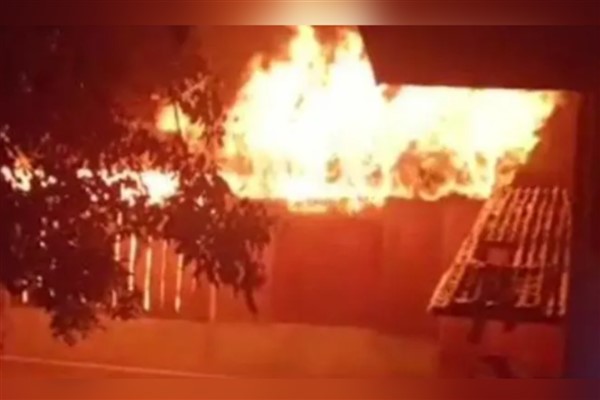 Endonezya’da yanardağ patlaması sonucu en az 10 kişi öldü