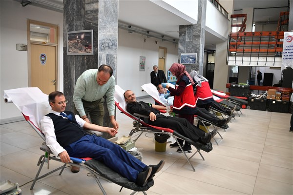 Kayseri Büyükşehir Belediyesi personelinden kan bağışı seferberliği