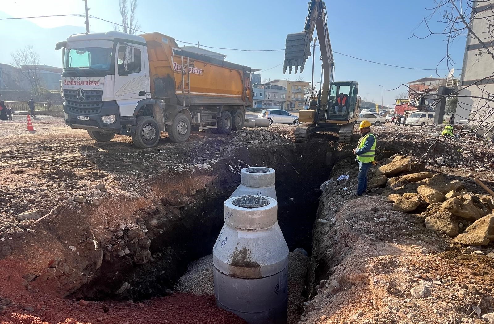 Bursa Büyükşehir Belediyesinden Yıldırım’a sağlıklı altyapı