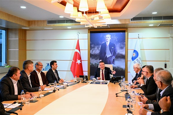 Başkan Böcek, muhtar temsilcileriyle bir araya geldi