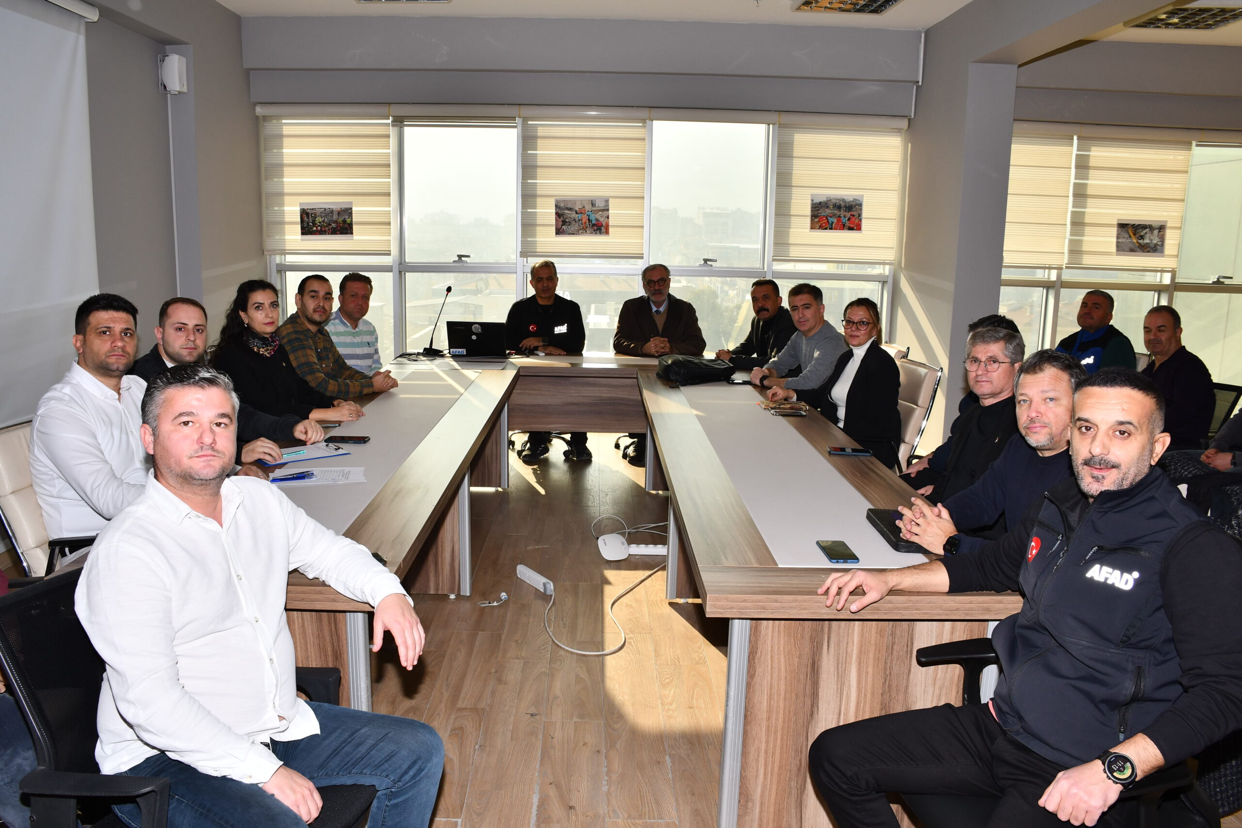 Manisa Büyükşehir Belediye Meclisi Deprem ve Doğal Afet Komisyonu toplantı yaptı