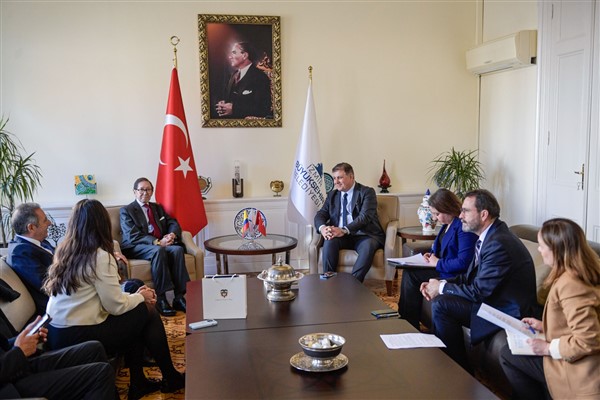 Kolombiya’nın Ankara Büyükelçisi Velandia, Başkan Tugay’ı ziyaret etti