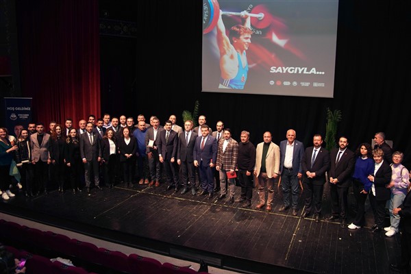 Naim Süleymaoğlu vefatının 7’nci yıl dönümünde Avcılar’da anıldı