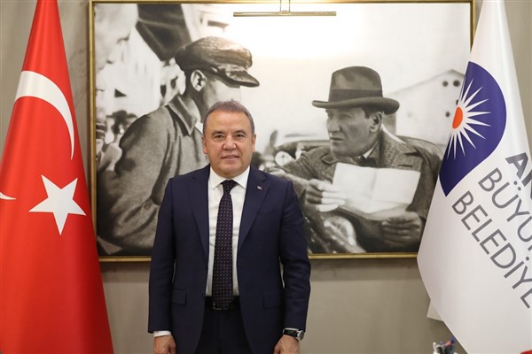 Başkan Böcek’ten 24 Kasım Öğretmenler Günü mesajı