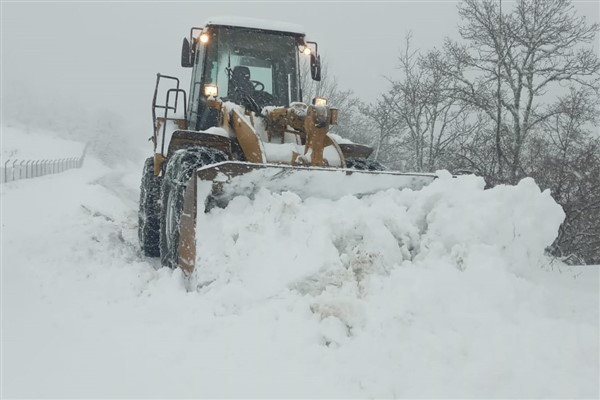 Ordu Büyükşehir, yoğun kar yağışı sonrası çalışmalarını sürdürüyor