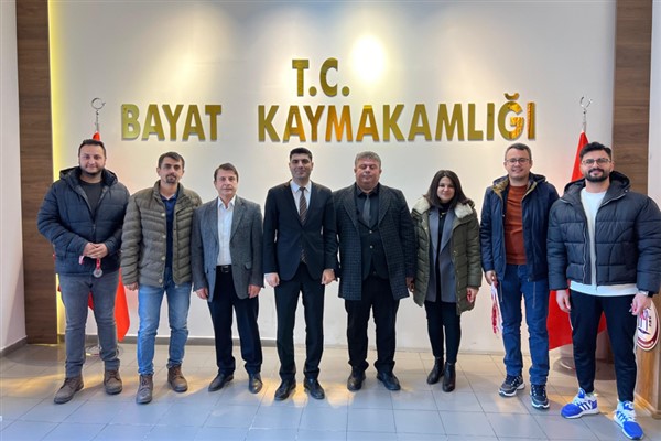 Dart ve masa tenisi müsabakalarında dereceye giren öğretmenlere madalyaları verildi