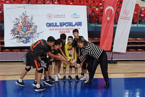 Düzce’de hentbol müsabakaları sona erdi