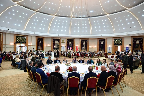 Malatya’da 24 Kasım Öğretmenler Günü programı düzenledi