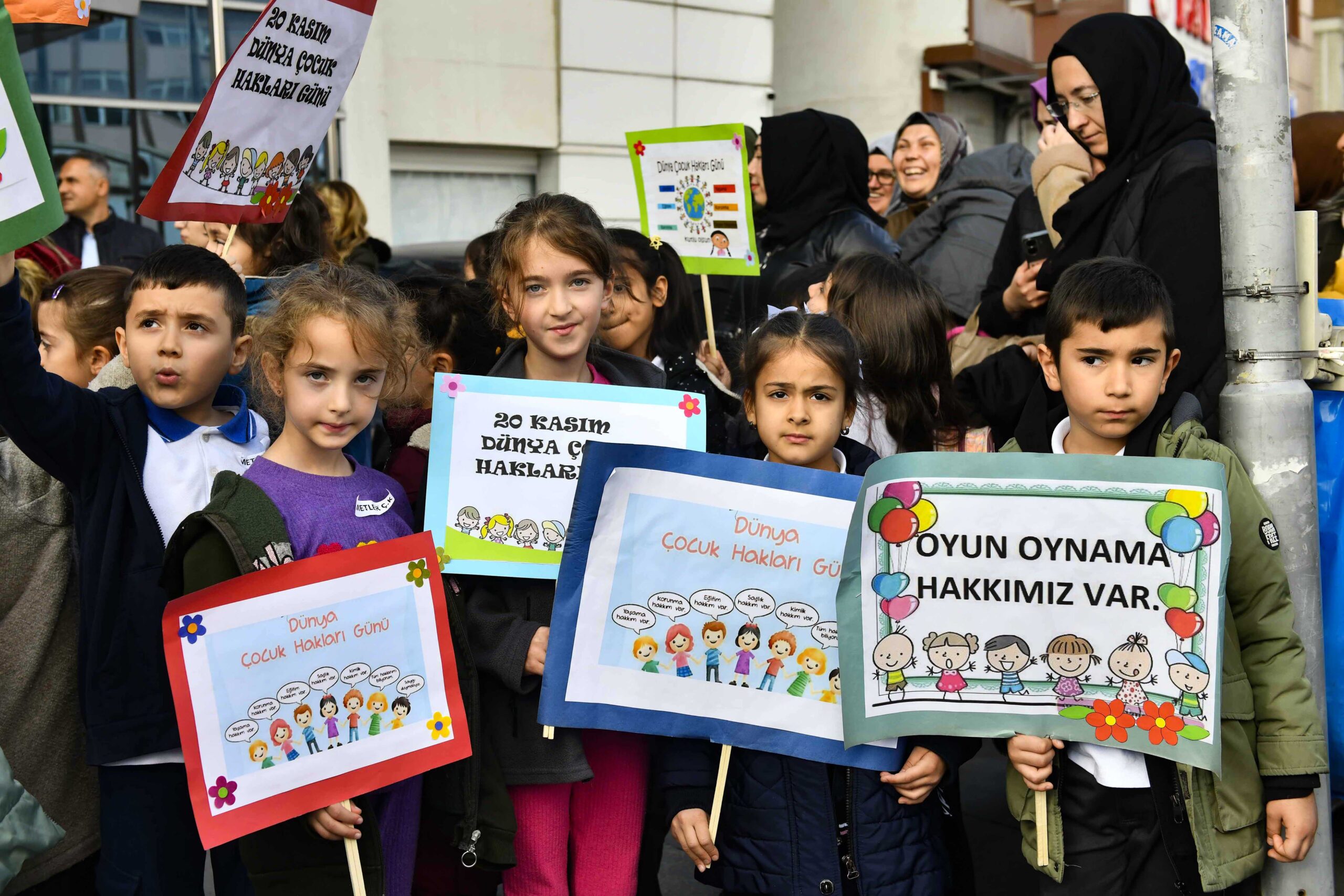 Ankara Çocuk Meclisi üyeleri, çocuk hakları ihlallerine dikkat çekti