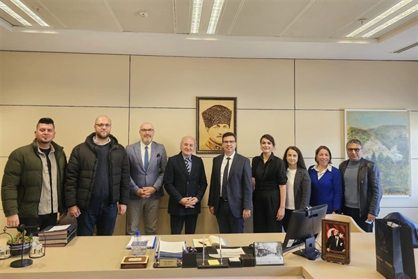 İzmit Belediyesi’nden Nilüfer Belediyesi’ne ziyaret