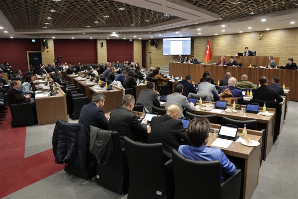 Kütahya Belediyesi’nin bütçesi mecliste onaylandı