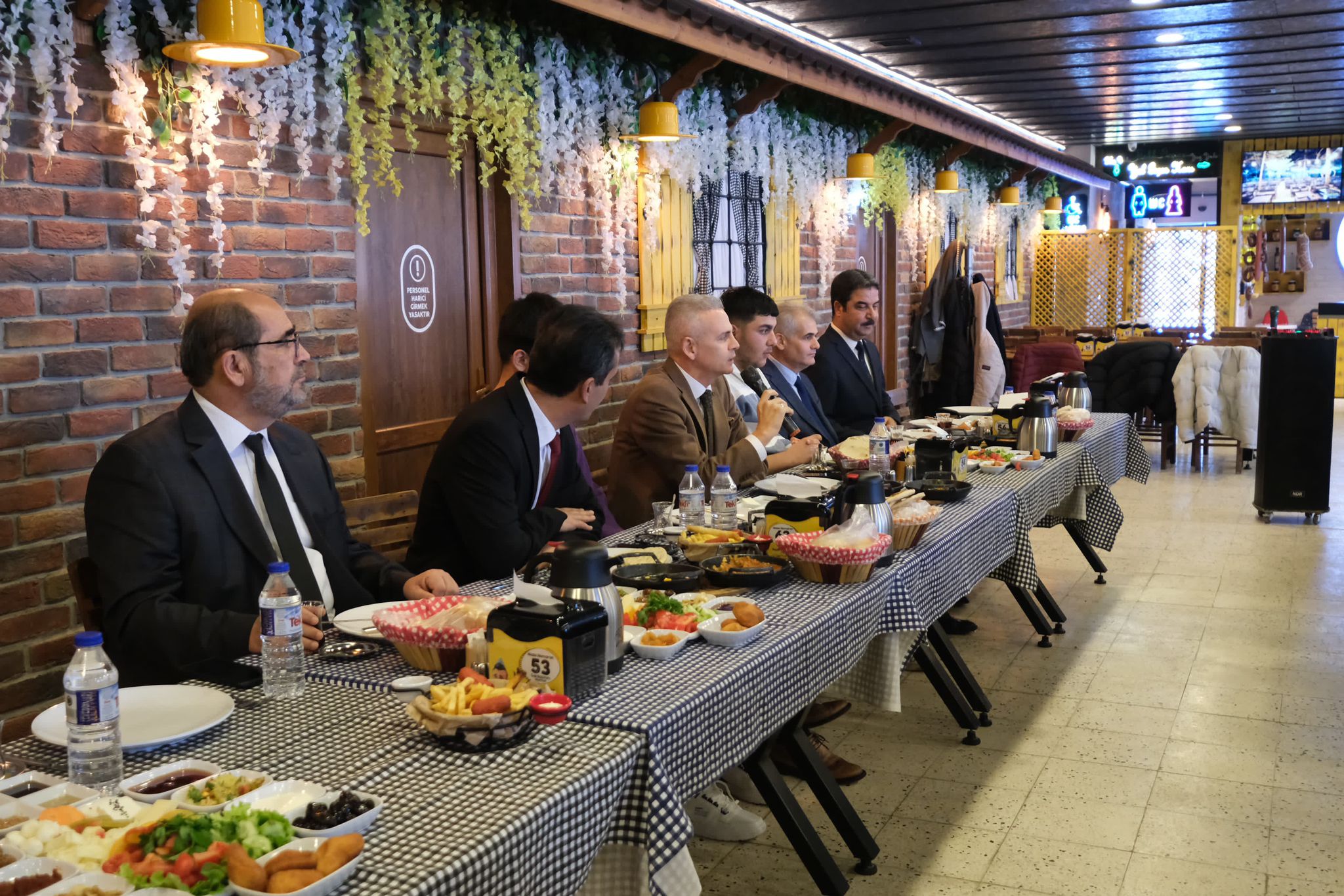 Çiçekli, Prof. Dr. Ömer Dinçer Anadolu İmam Hatip Lisesi son sınıf öğrencileriyle buluştu