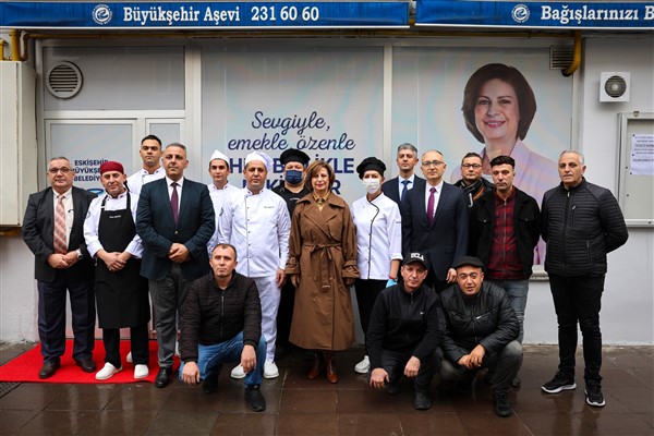 Başkan Ünlüce, Belediye Aşevi’ni ziyaret etti