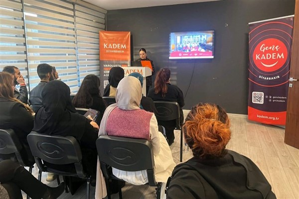 KADEM Diyarbakır İl Temsilciliği’nden Kadına Yönelik Şiddetle Mücadele Günü açıklaması