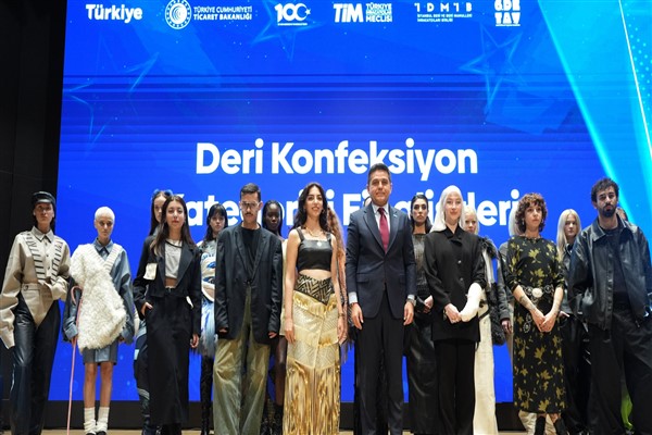 Deri ve deri mamulleri sektöründe ihracatçı ve tasarımcılar ödüllendirildi