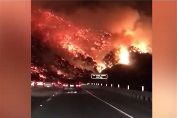 Güney Kaliforniya’da orman yangınında binlerce kişi tahliye edildi