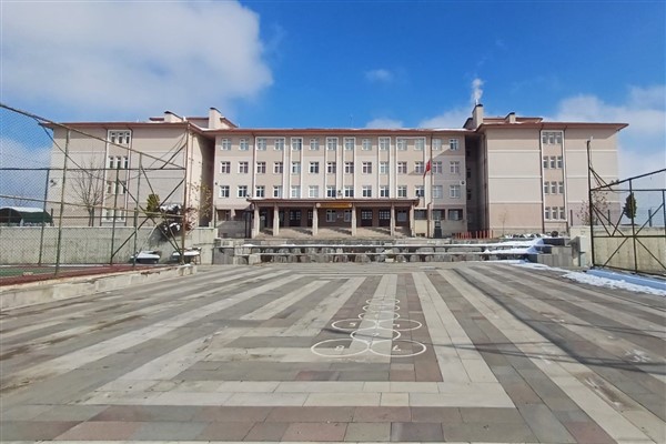 Nefise Sultan Kız Mesleki ve Teknik Anadolu Lisesi Ortaokulu kapılarını açıyor