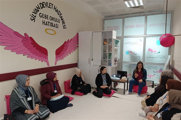 Gebe Okulu’nda anne adaylarına yönelik eğitimler devam ediyor