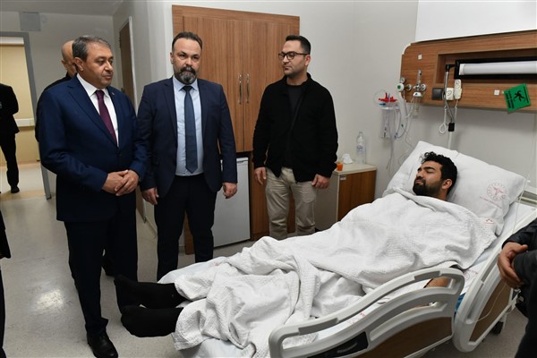 Şanlıurfa Valisi Şıldak’tan trafik kazasıyla ilgili taziye ve geçmiş olsun mesajı