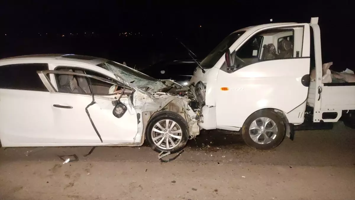 Bursa’da 3 Araçlı Kaza: Polis Memuru ve Eşi Yaralandı