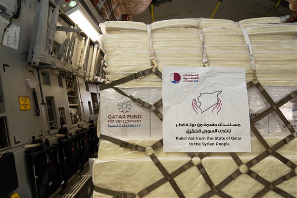 Suriye’ye yardım taşıyan Katar uçağı Beyrut’a ulaştı