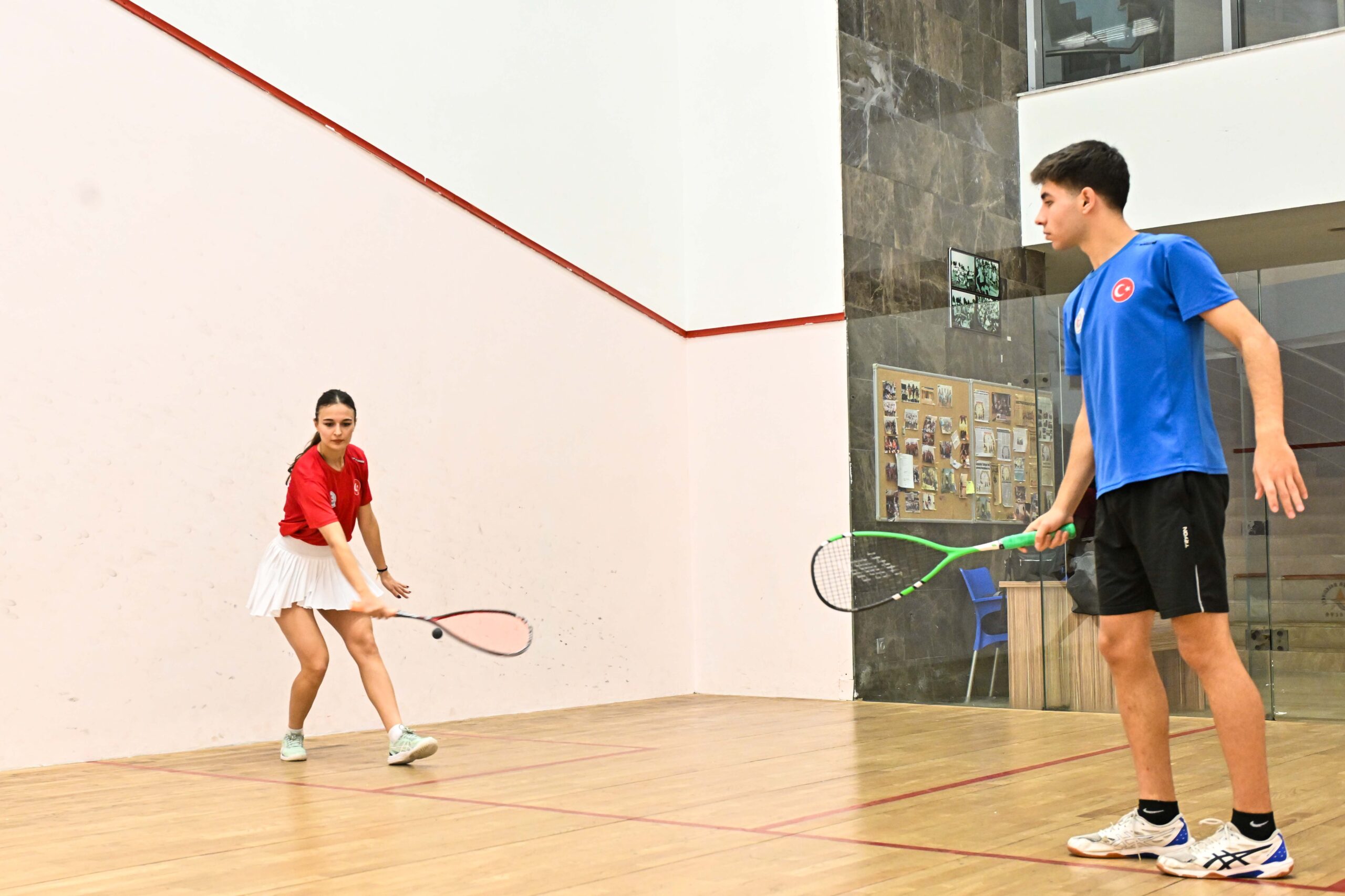 Muratpaşa Belediyesi’nden squash başarısı