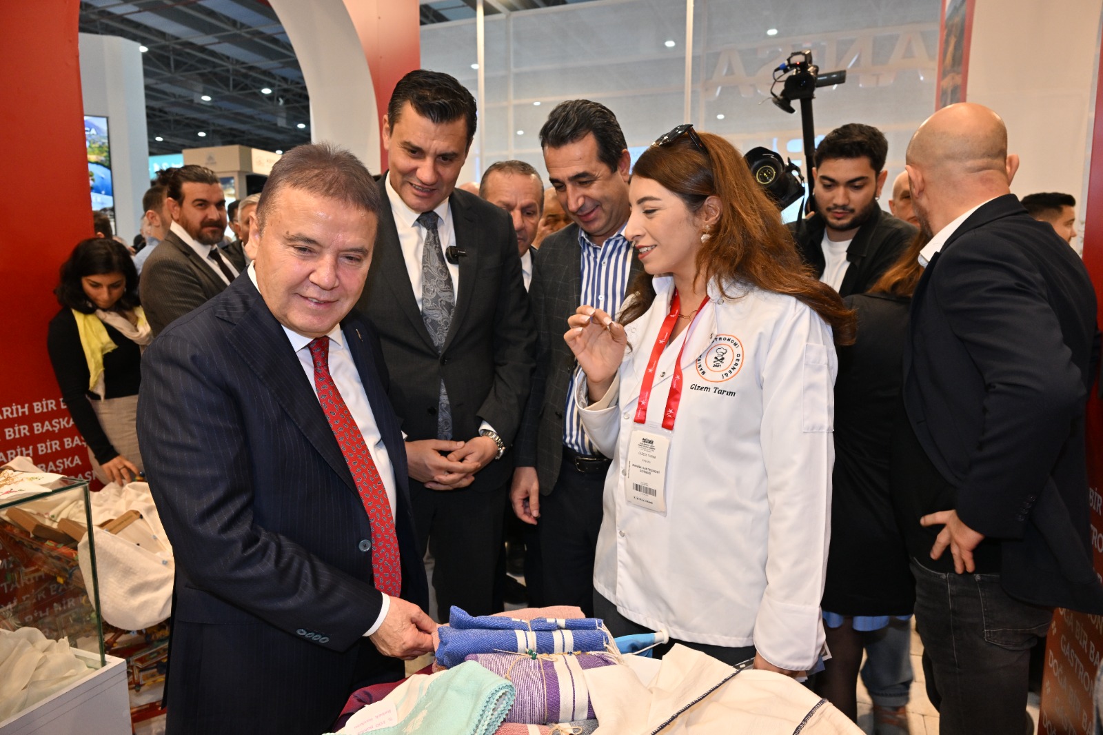 İzmir Fuarı’nda Manisa Standı yoğun ilgi gördü