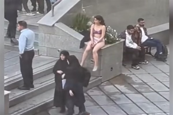 İran’da başörtüsü yasa tasarısında son kararı üst düzey liderler verecek