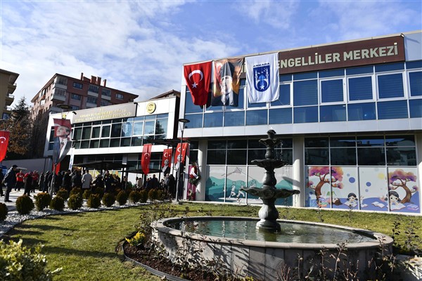 Ankara Büyükşehir, Engelsiz Spor ve Oyun Merkezi ile Engelliler Hizmet Birimlerini açtı