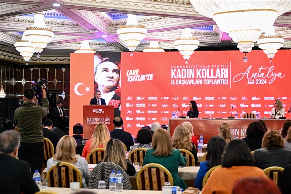 Başkan Böcek: Kadınlarımız için önemli projeler hayata geçirdik