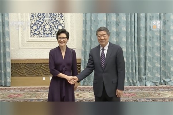 Çin Başbakan Yardımcısı He’den yabancı şirketlere çağrı