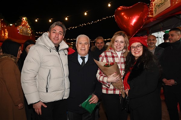 Başkan Bozbey, Bursa Yeni Yıl Meydanı’nda vatandaşlarla buluştu