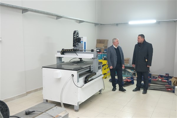 Çorum Belediyesi’nin Ahşap Tasarım ve Mobilya Atölyesi’nde çalışmalar sürüyor