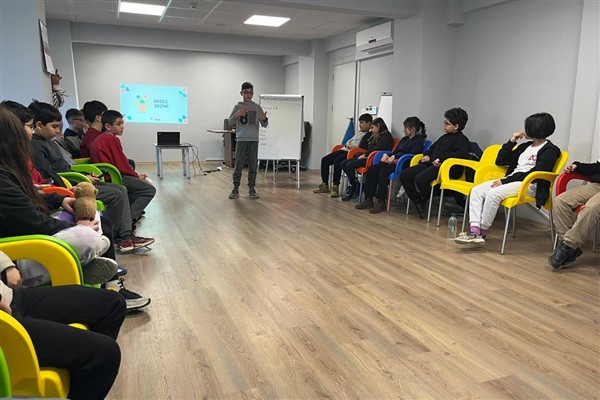 İzmir Çocuk Meclisi’nde seçim heyecanı