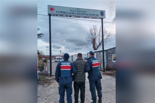 Afyonkarahisar’da kesinleşmiş hapis cezası bulunan 2 şahıs yakalandı