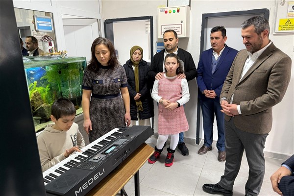 Başkan Çetinkaya’dan Özel Eğitim Uygulama Okulu’na ziyaret