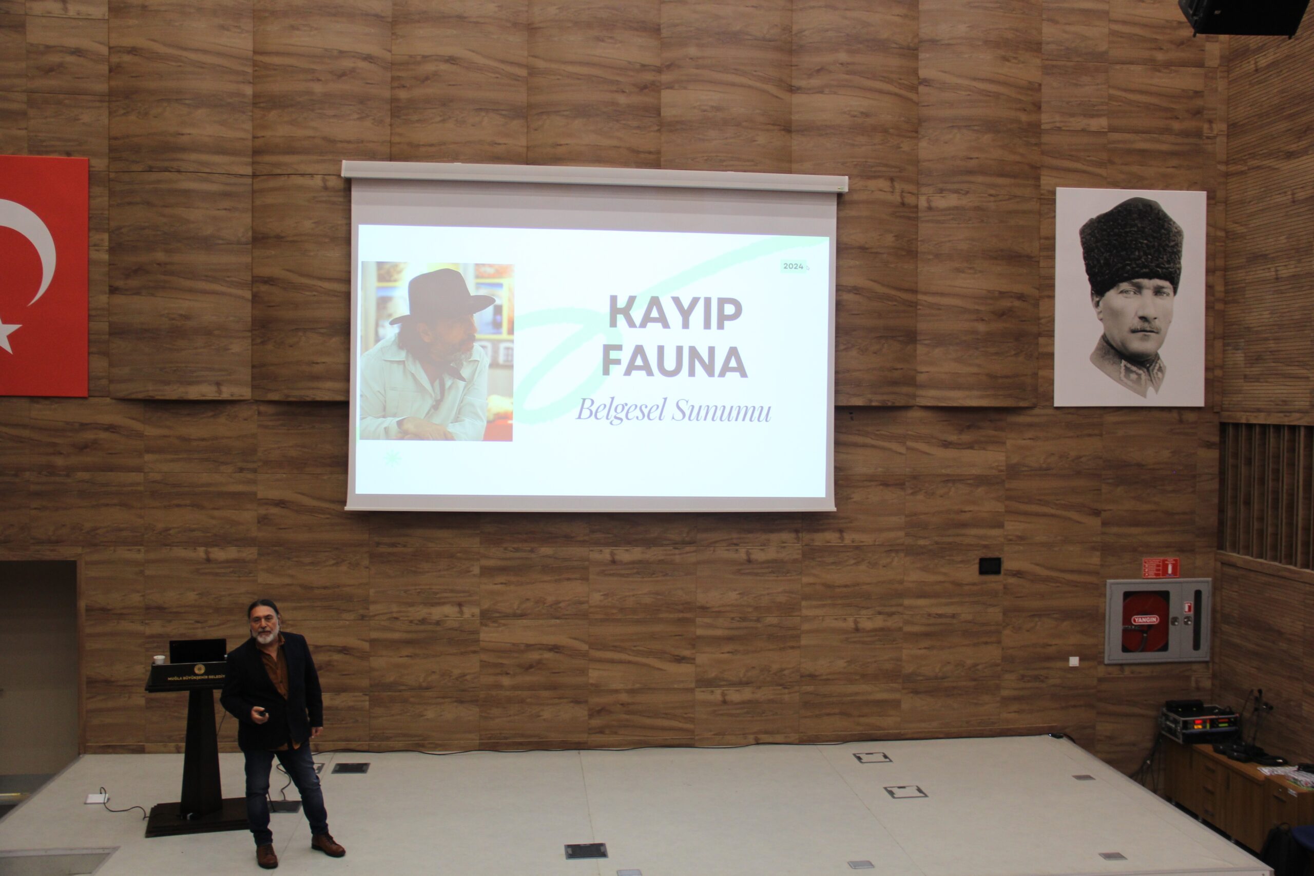 Muğla Büyükşehir Belediyesi’nin ev sahipliğinde Rıfat Çığ’ın ilk kişisel sergisi açıldı